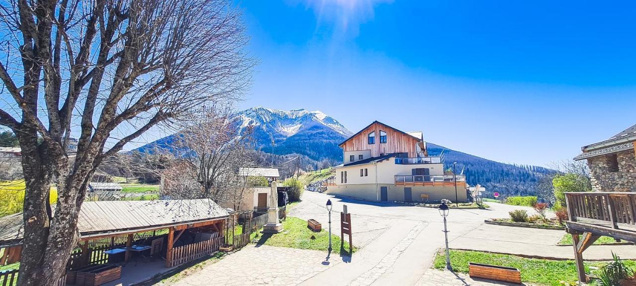 L'Auberge Saint-Vincent-les-Forts 외부 사진