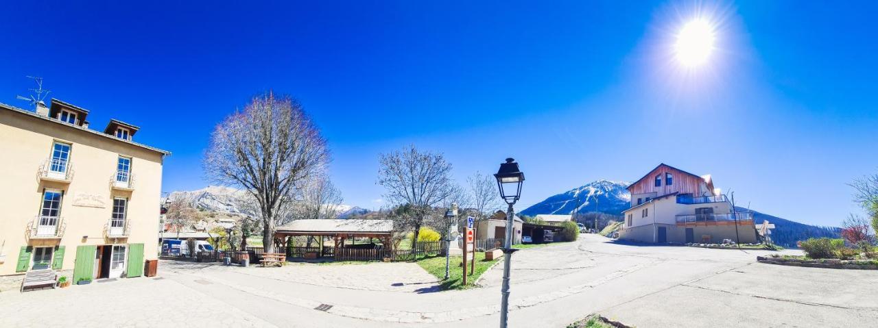 L'Auberge Saint-Vincent-les-Forts 외부 사진